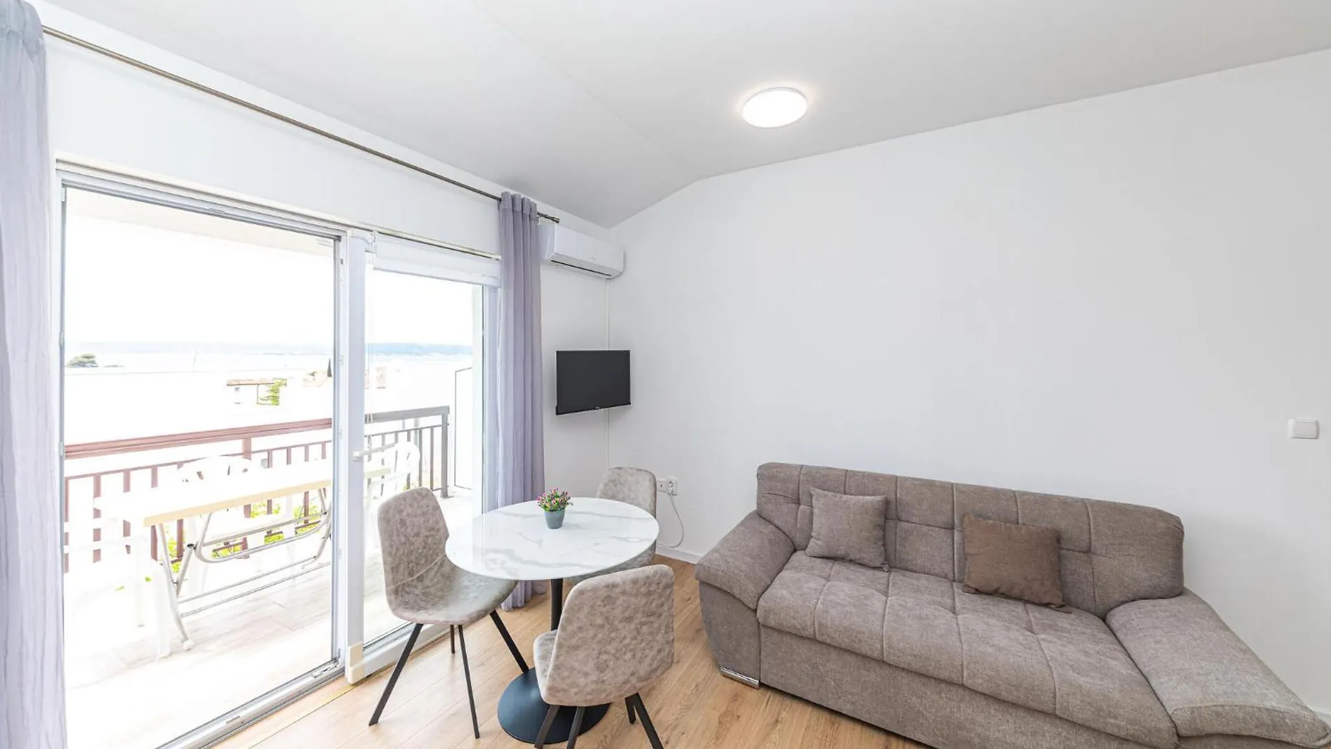 Awesome Apartment In Kastel Kambelovac With Wifi Kastela